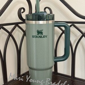 LE Stanley 30oz Tumbler Hammertone Green. FLAWLESS, Washed, never used.
